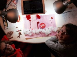 Lerne, wie man mit einer Stop Motion App super Trickfilme und eine Animation erstellt. Entdecke nützliche Ideen, Tutorials und die 12 Prinzipien der Animation.